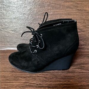 Arizona Jean Co Suede Ankle Booties